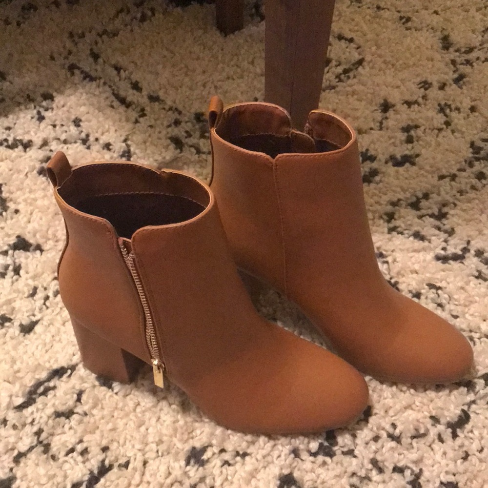 Qupid Leatherette Camel Boots